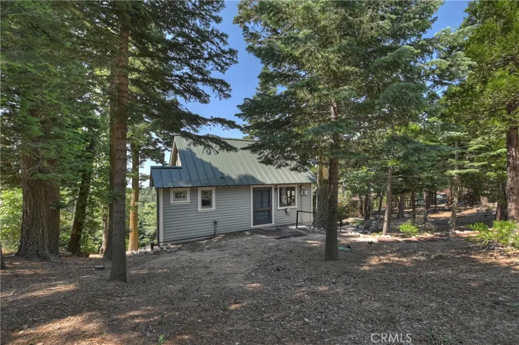 1040 Mile High Road, Twin Peaks, California 92391 home-pic-43