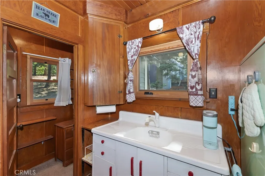 1040 Mile High Road, Twin Peaks, California 92391 home-pic-14