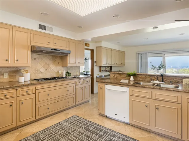 2063 Chandeleur Drive, Rancho Palos Verdes, California 90275