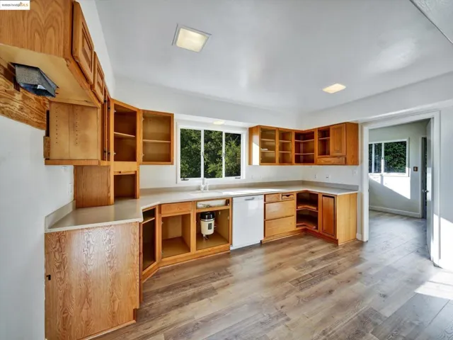 3303 Rubin Dr, Oakland, California 94602