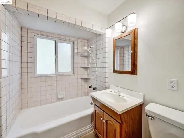 3303 Rubin Dr, Oakland, California 94602