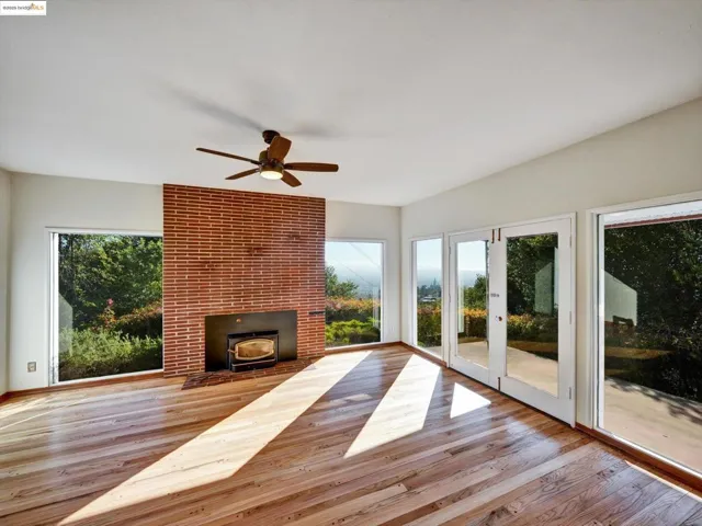 3303 Rubin Dr, Oakland, California 94602