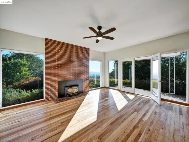 3303 Rubin Dr, Oakland, California 94602