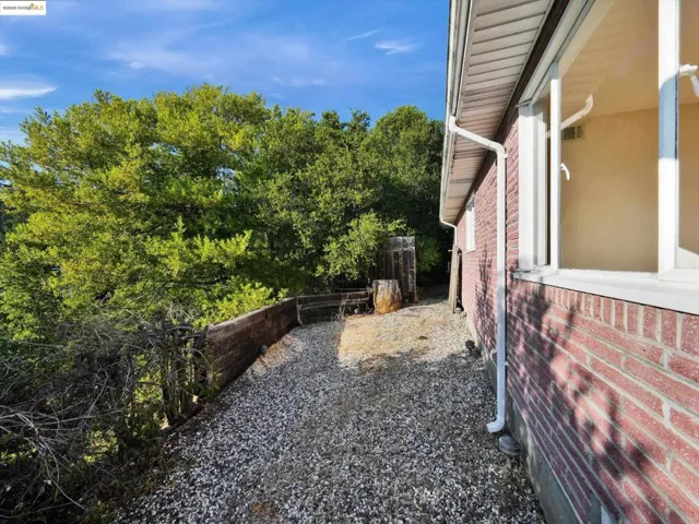 3303 Rubin Dr, Oakland, California 94602