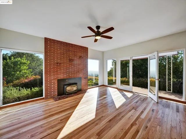 3303 Rubin Dr, Oakland, California 94602