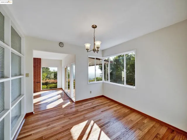 3303 Rubin Dr, Oakland, California 94602