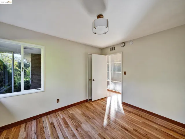 3303 Rubin Dr, Oakland, California 94602