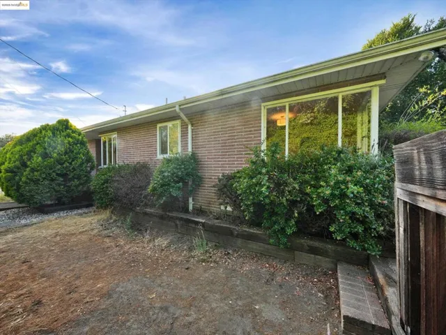 3303 Rubin Dr, Oakland, California 94602