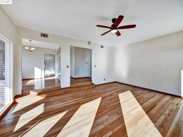 3303 Rubin Dr, Oakland, California 94602