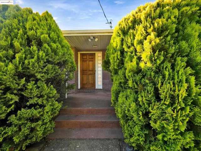 3303 Rubin Dr, Oakland, California 94602