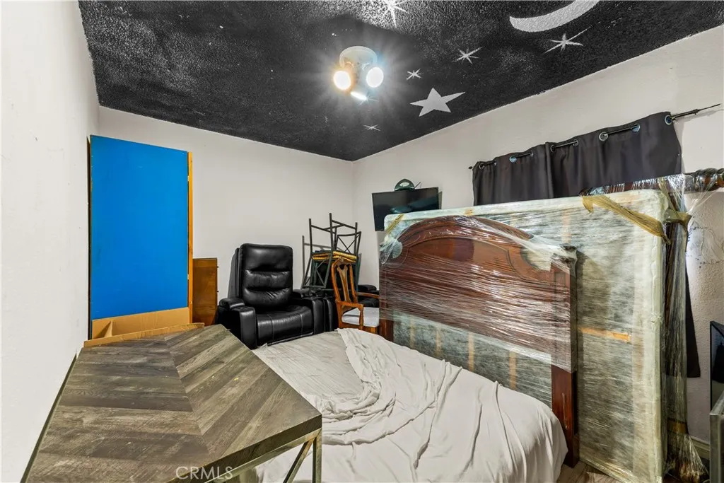 771 W 91st Street, Los Angeles, California 90044 home-pic-10