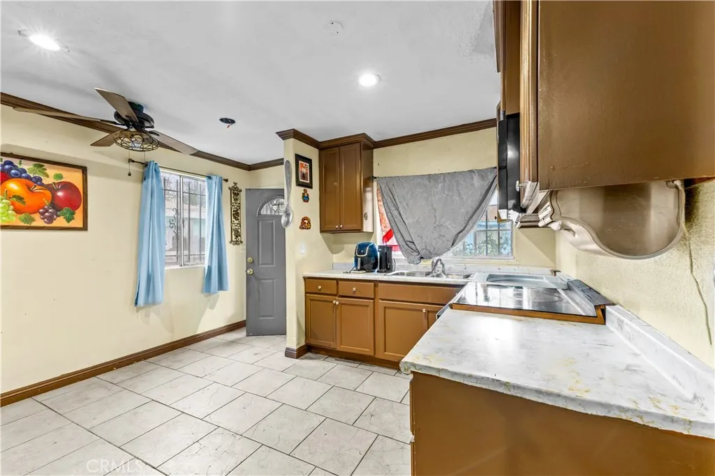 771 W 91st Street, Los Angeles, California 90044 home-pic-6