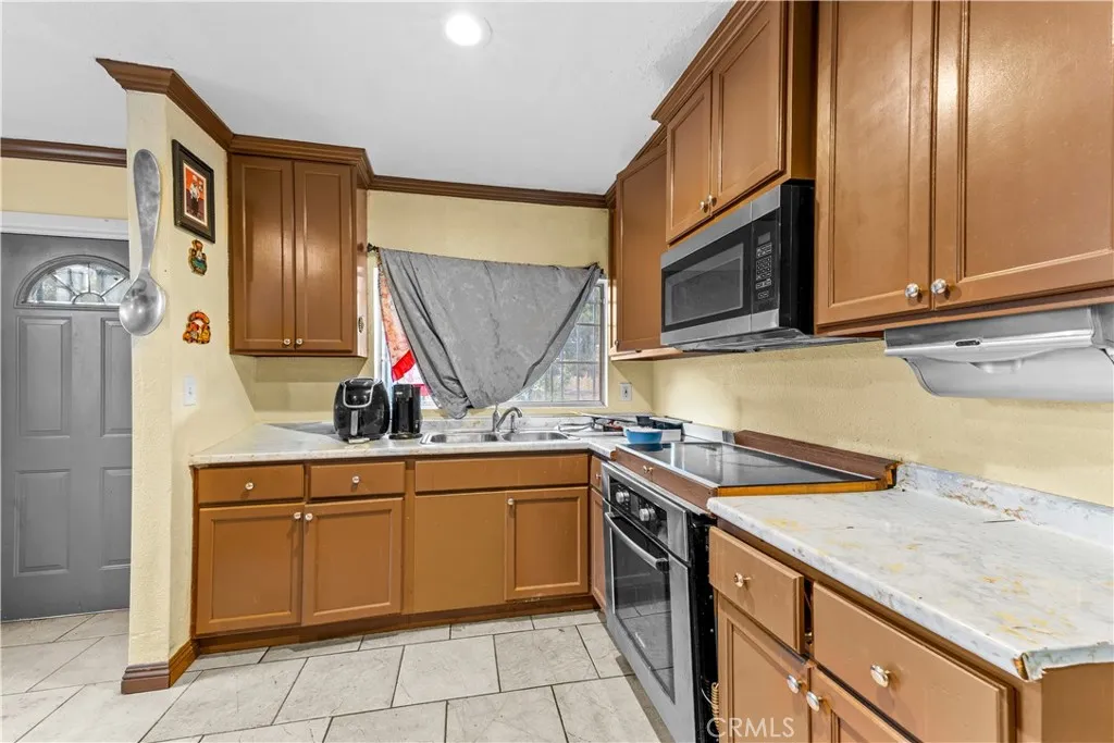 771 W 91st Street, Los Angeles, California 90044 home-pic-7