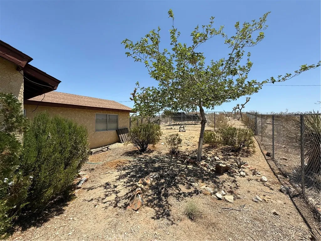 59663 Sunway Drive, Yucca Valley, California 92284 home-pic-39