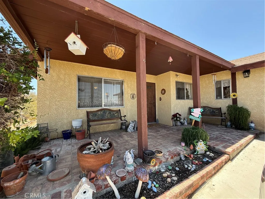 59663 Sunway Drive, Yucca Valley, California 92284 home-pic-1