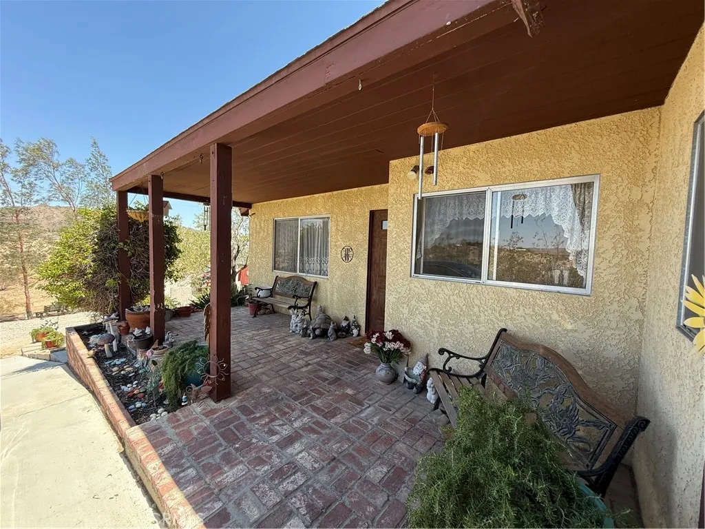 59663 Sunway Drive, Yucca Valley, California 92284 home-pic-2