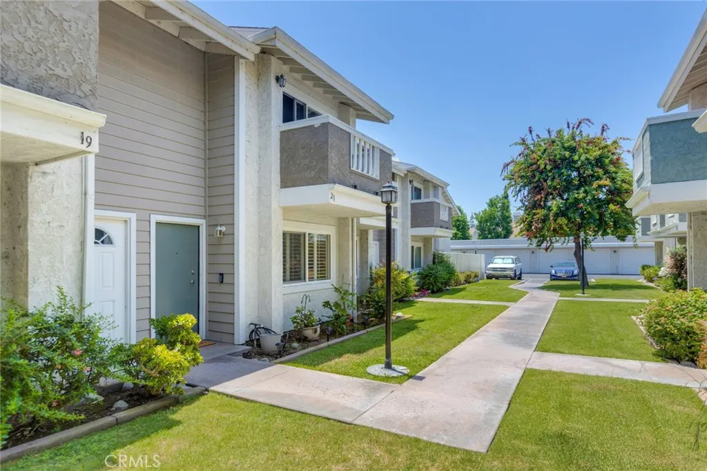 639 West Fletcher Avenue 20, Orange, California 92865 home-pic-1