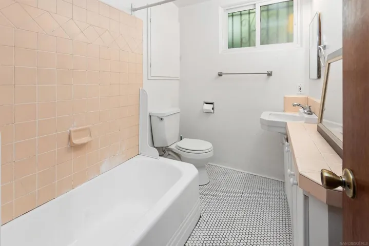 415 W Nutmeg St, San Diego, California 92103