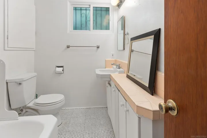 415 W Nutmeg St, San Diego, California 92103