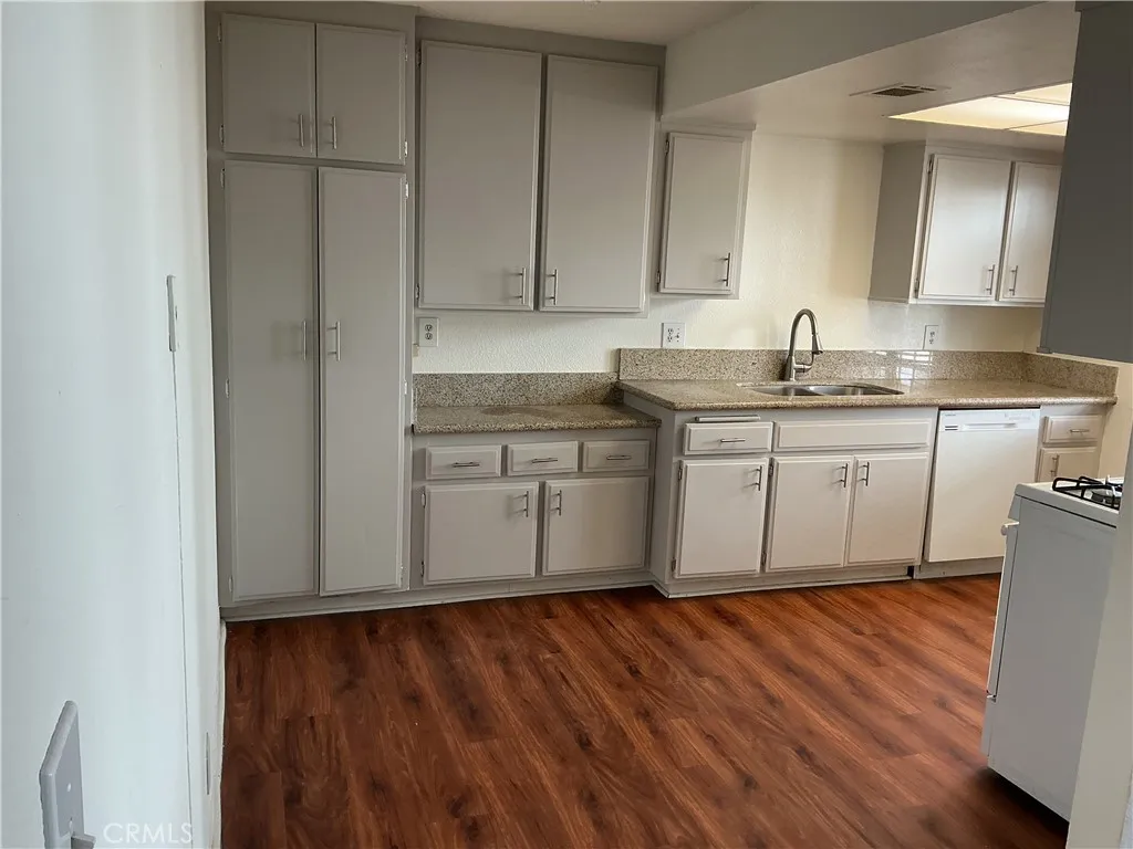 1813 Pepper Street 2, Alhambra, California 91801, 2 Bedrooms Bedrooms, ,2 BathroomsBathrooms,Residential Lease,For Rent,Pepper,WS25145001