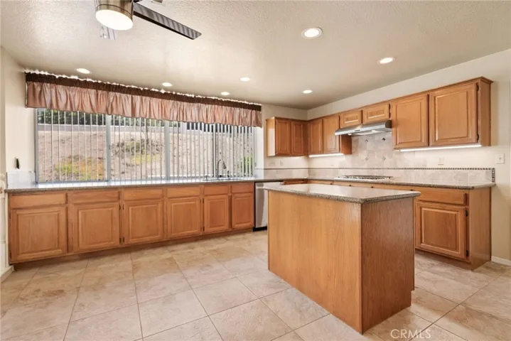 15280 Dunes Way, Moreno Valley, California 92555