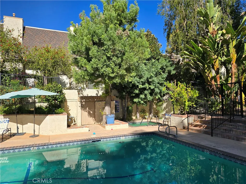 6121 Shoup Avenue 10, Woodland Hills, California 91367 home-pic-15