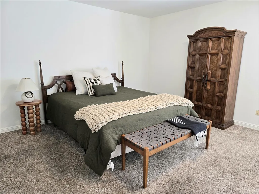 6121 Shoup Avenue 10, Woodland Hills, California 91367 home-pic-5