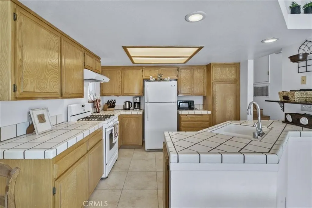 130 Cypress Avenue, Cayucos, California 93430 home-pic-7