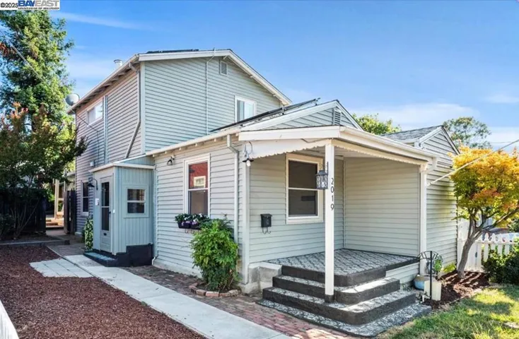 2019 E St, Hayward, California 94541