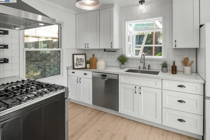 2019 E St, Hayward, California 94541