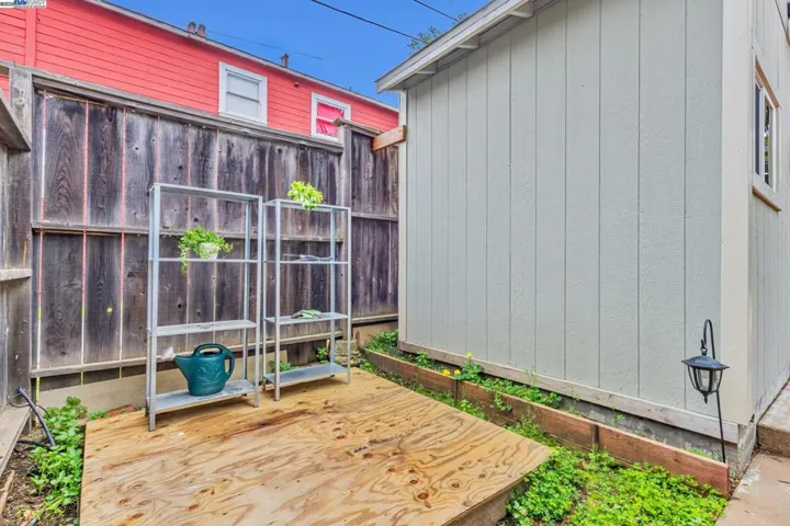 2019 E St, Hayward, California 94541
