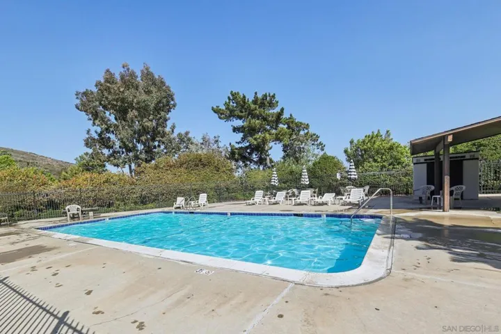 9833 Caminito Bolsa, San Diego, California 92129