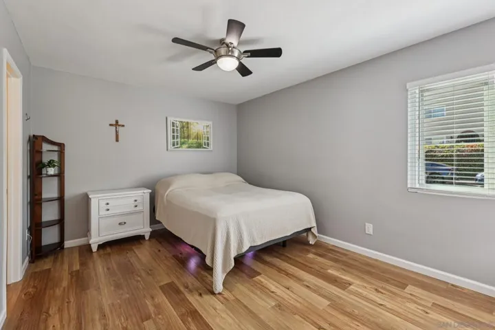 9833 Caminito Bolsa, San Diego, California 92129