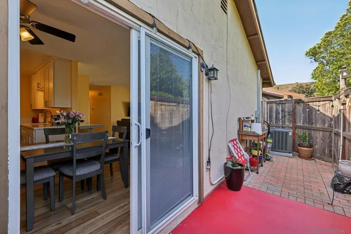 9833 Caminito Bolsa, San Diego, California 92129