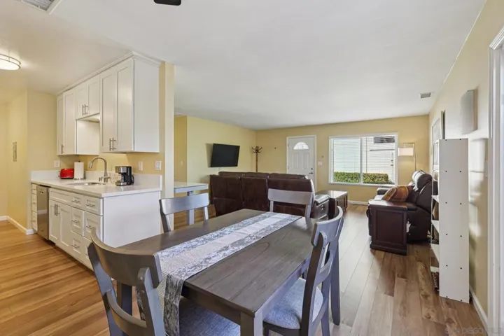 9833 Caminito Bolsa, San Diego, California 92129