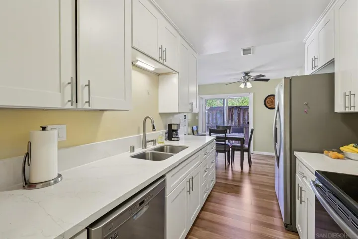 9833 Caminito Bolsa, San Diego, California 92129