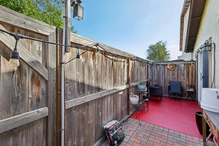 9833 Caminito Bolsa, San Diego, California 92129