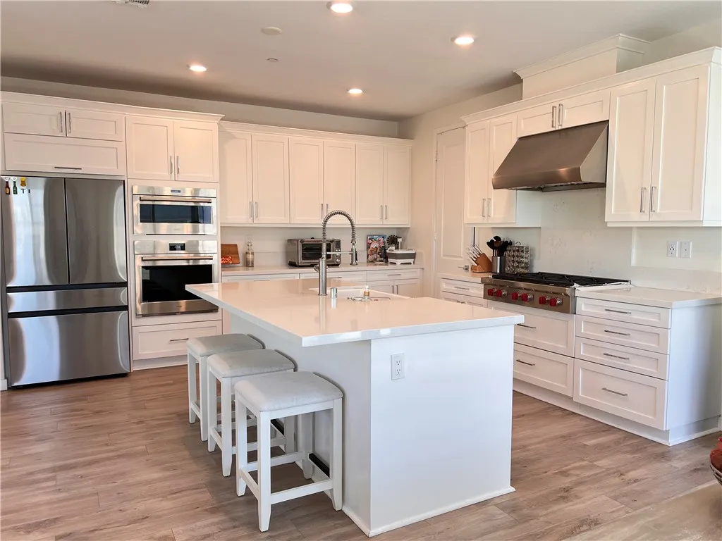 27620 Symphony Place, Valencia, California 91381 home-pic-2