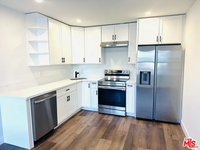 House 2, new kitchen new appli