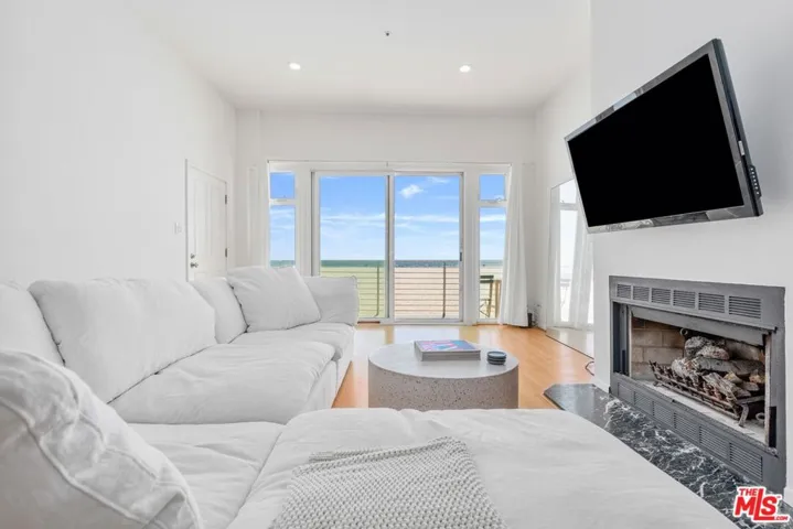 4403 Ocean Front Walk 104, Marina Del Rey, California 90292