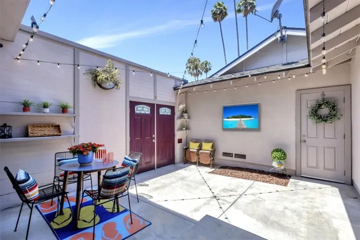 Spacious, private front patio