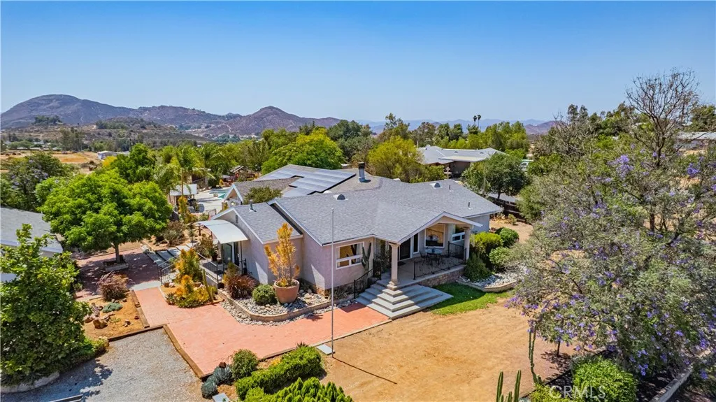 33360 Wright Road, Menifee, California 92584 home-pic-3