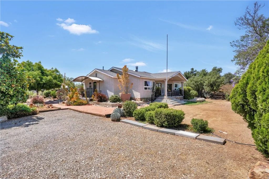 33360 Wright Road, Menifee, California 92584 home-pic-2