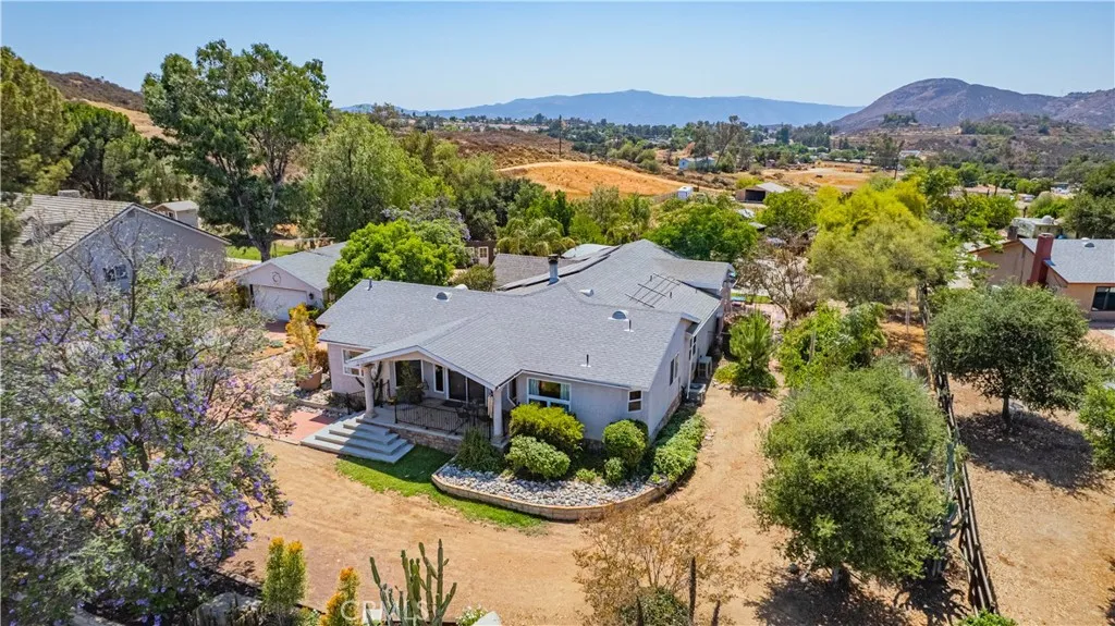 33360 Wright Road, Menifee, California 92584 home-pic-4