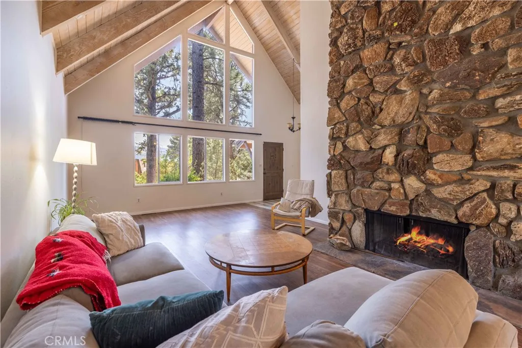 1112 Cedar Mountain Road, Big Bear City, California 92314 home-pic-2