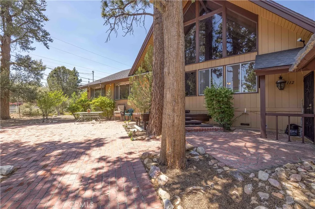 1112 Cedar Mountain Road, Big Bear City, California 92314 home-pic-1