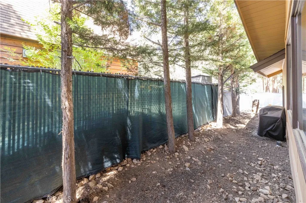 1112 Cedar Mountain Road, Big Bear City, California 92314 home-pic-25