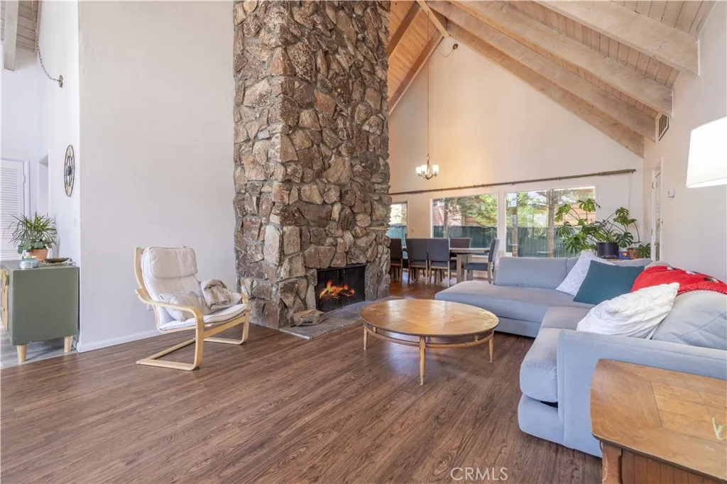 1112 Cedar Mountain Road, Big Bear City, California 92314 home-pic-3