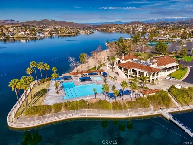 Canyon Lake Lodge / Pool / Restaurant