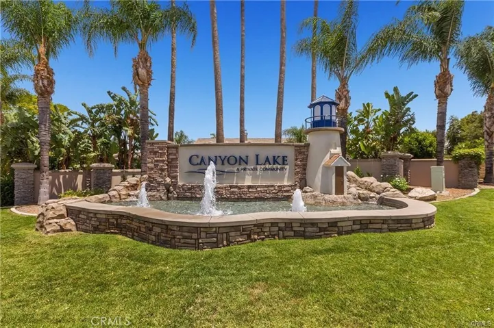 Canyon Lake Entry